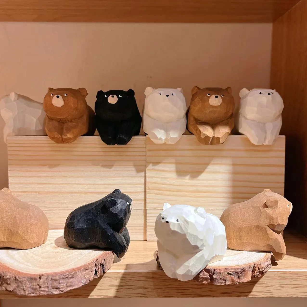 Solid Wood Hand-carved Cute Bear Desktop Ornaments For Bedroom And Living Room Entrance Decoration Ornaments Can Be Used As Gift