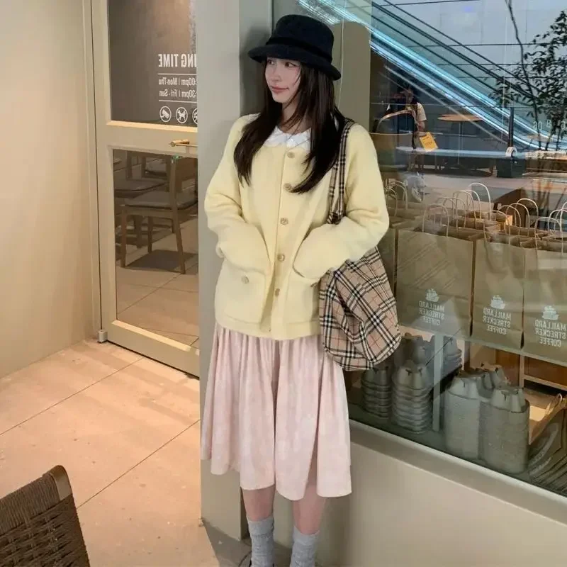 

2025 New Winter Pink Button Skirts Women Fashion Soft A-line Midi Skirt High End Splicing Skirt High Waist Pleated Skirts