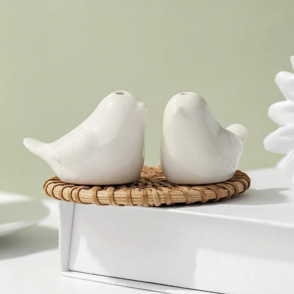 

New Ceramic Spice Jars Heart-shaped Portable Seasoning Bottle Gift Mini Condiment Jar Kitchen Supplies