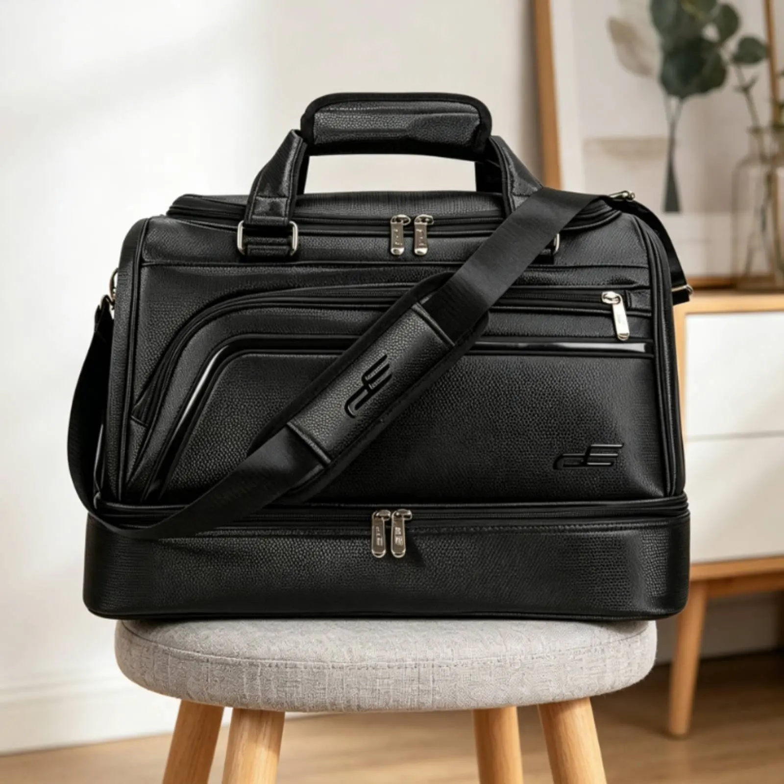

Golf Clothes Bag PU Leather Golf Travel Bag Carry Handle Sturdy Frame Support for Business Trip