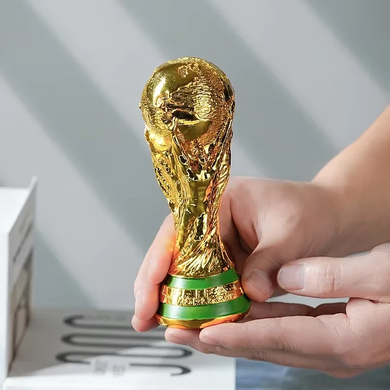 Op voorraad 2026 FIFA World Cup Trofee Model Ornament Voetbal Trofee Model Voetbalfan Herdenkingsdecoratie Collectie Cadeaus
