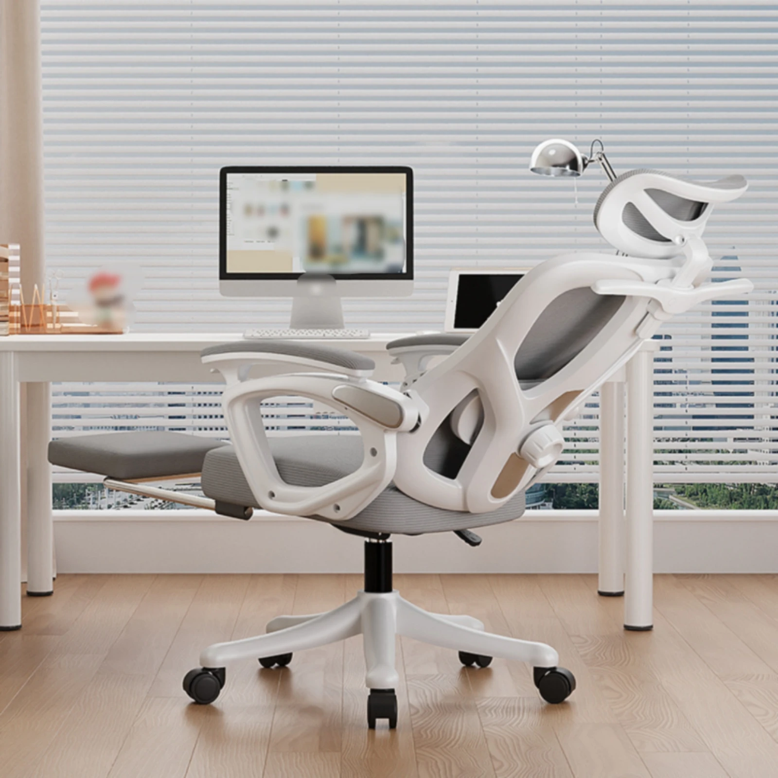 ergonomic-office-chair-dynamic-headrest-reclining-office-chair-breathable-padded-seat