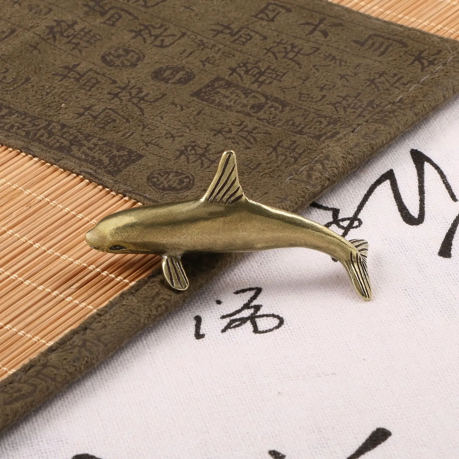 Smiling Dolphin Brass Figurines Marine Life Table Pet Decoration Crafts Cute Animal Decorative Handicrafts Christmas Gifts