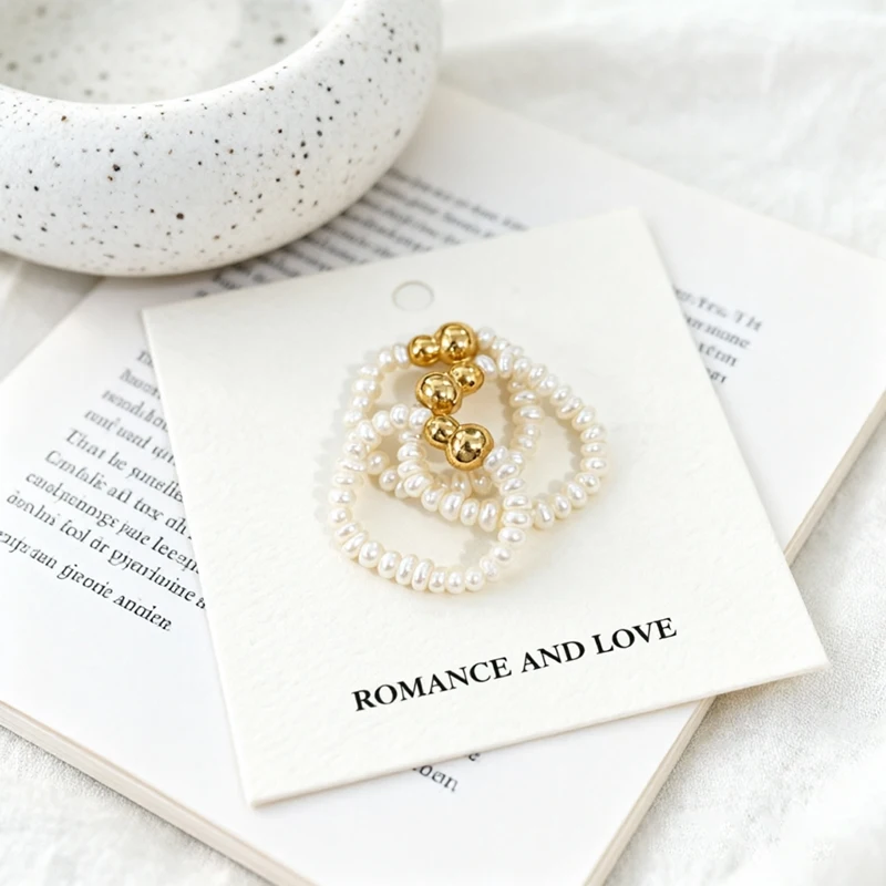 Design-inspired gourd-shaped copper gold-plated color-protected natural freshwater pearl irregular flat beads elastic ring.