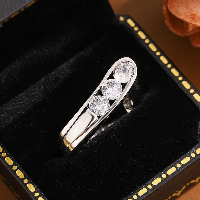 Trendy Glossy New In Inlaid Three Diamonds Couple Ring Geometric Hip Hop Style Female Ring Suitable for Daily silver Jewelry