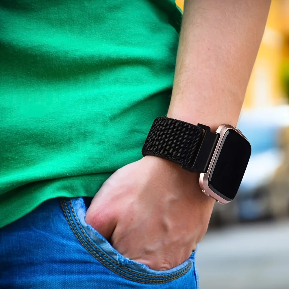 ملحقات حزام بديلة لساعة Fitbit Versa 2/Lite/SE من النايلون المضفر القابل للتمدد للساعة الذكية