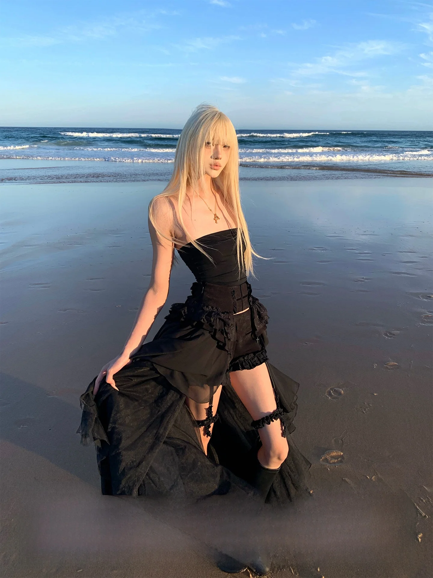

Rase Le Sol 'Swan Song' Black Atmosphere Sensation Tube Top Short Pants Mesh Half-length Skirt Three-piece Set Women's Fashion