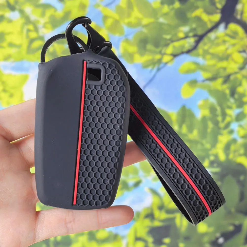 Anti‑Scratch Key Sleeve With Keychain for Toyota Sienna RAV4 Venza Mirai Alphard Previa Voxy 7‑Button Car Remote Fob Cover