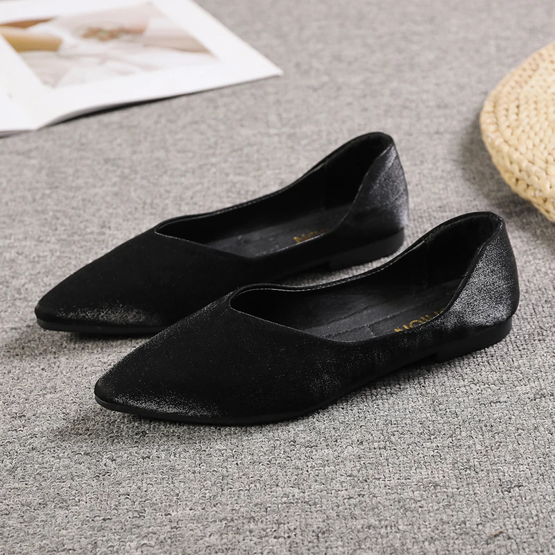 أحذية نسائية عصرية سهلة الارتداء بمقدمة مدببة ونعل ناعم، أحذية كاجوال عصرية بكعب منخفض مريحة وعصرية2025