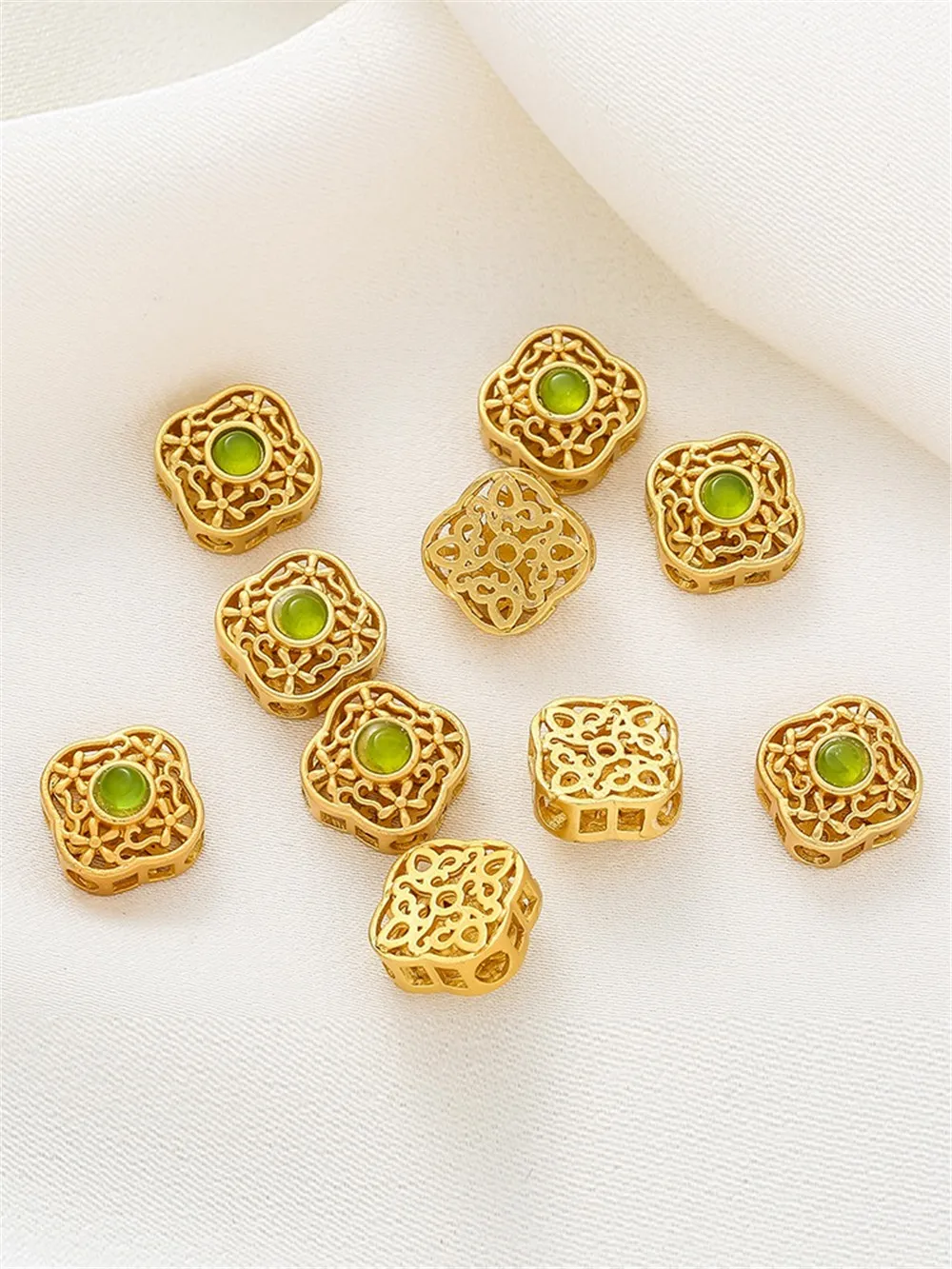 Areia Ouro Oco Incrustado Zircão Verde Praça Bead, Handmade Contas Soltas, Pulseira e Colar, DIY Acessórios de Jóias