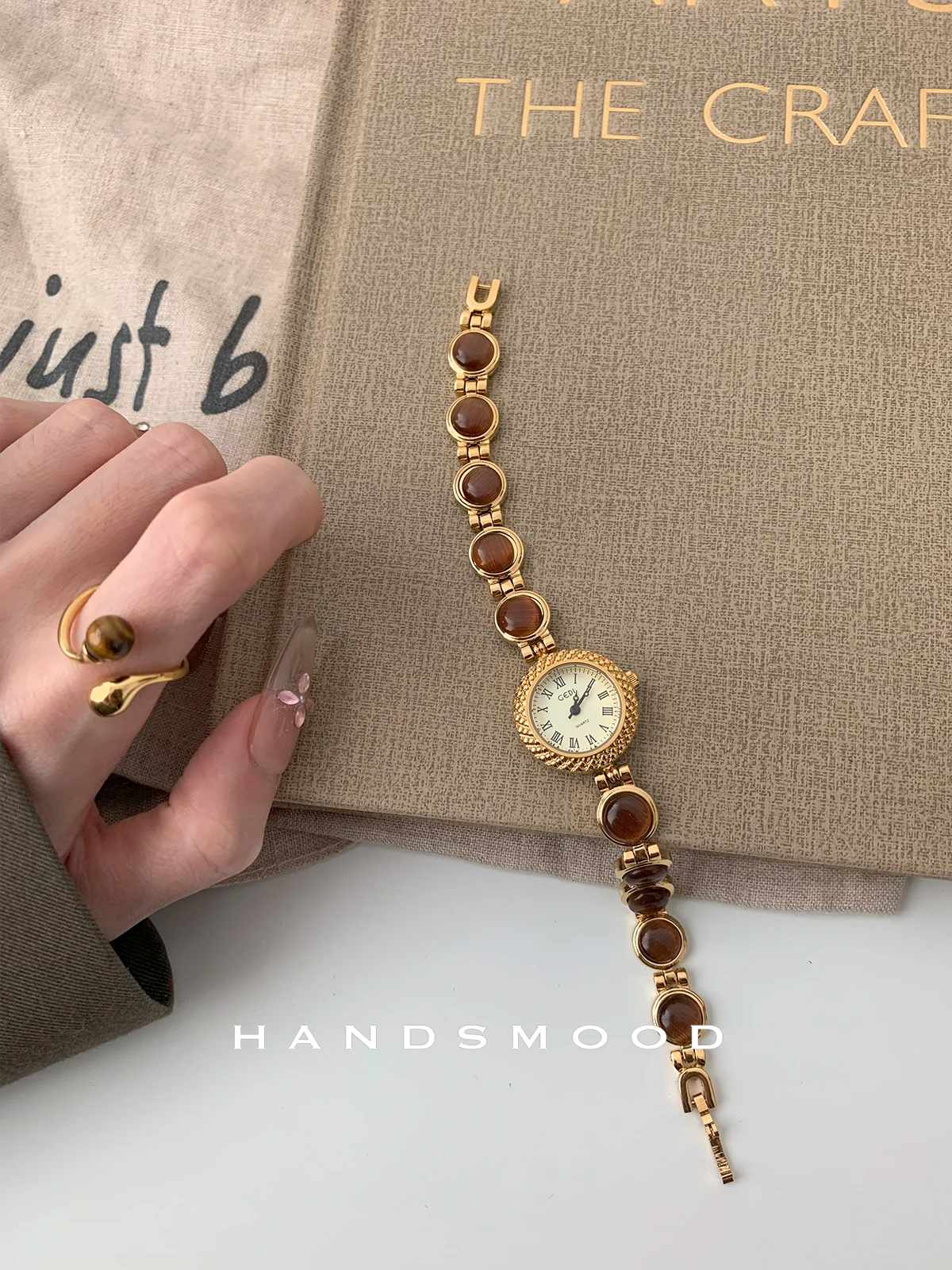 ساعات نسائية أنيقة تصميم ريترو ساعات نسائية عصرية ومتطورة متعددة الاستخدامات مناسبة للنساء، مجموعة نسائية. #2