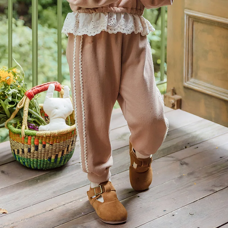 

Осень 202, спортивные штаны для маленьких девочек, корейские повседневные штаны с эластичной резинкой на талии для маленьких девочек, штаны для девочек с кружевной отделкой