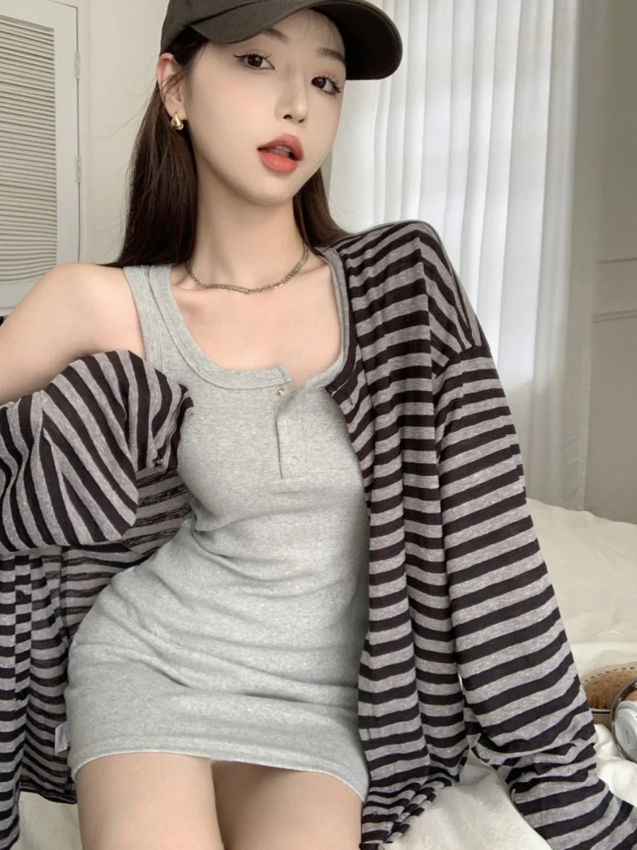 

Милый крутой комплект кардигана в полоску, женский летний жилет с подвязкой на талии, юбка из двух предметов, модный ансамбль