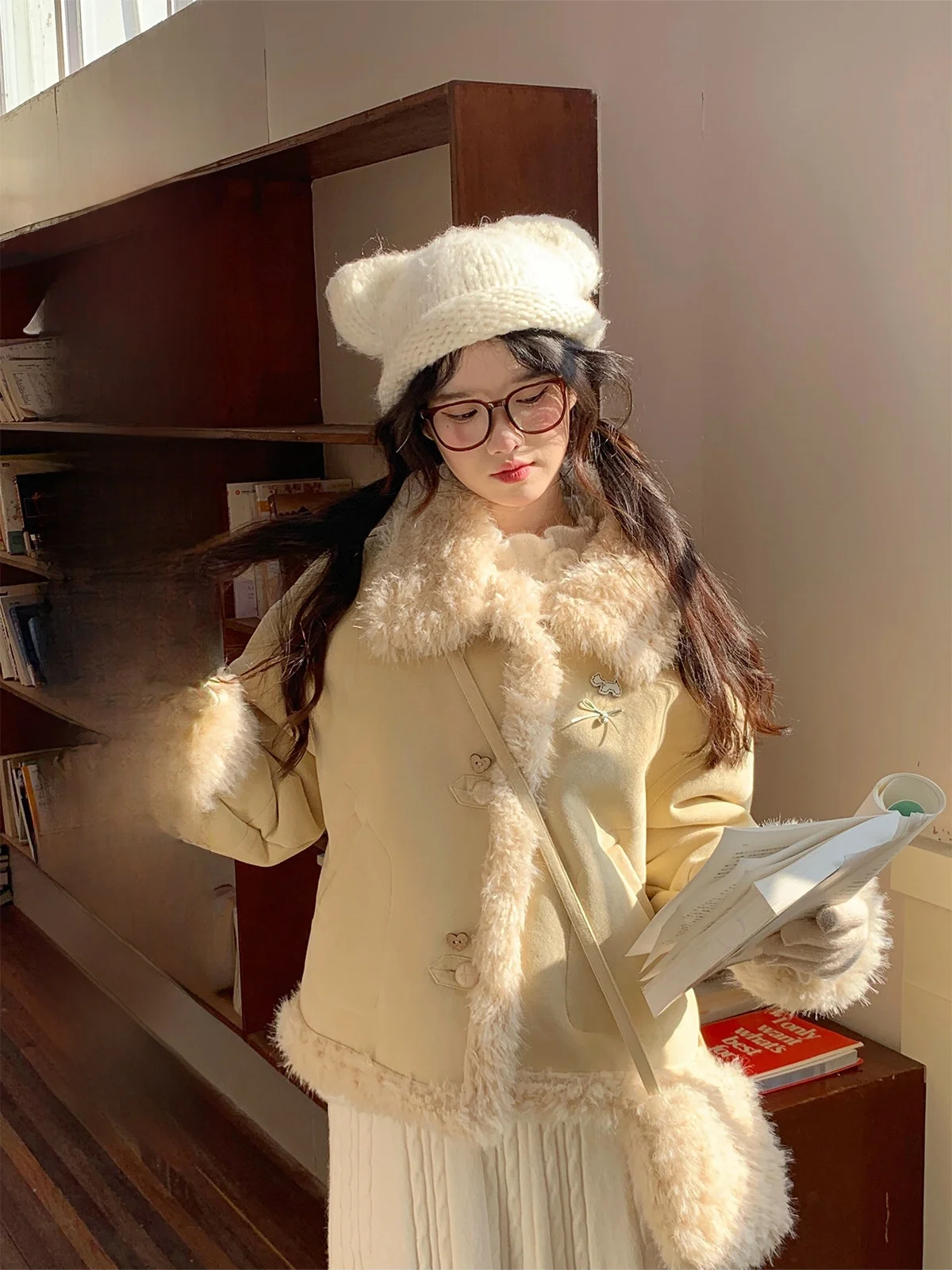 

BibiBency Winter Thiened Warm ort Cotton Jaet Fur Collar Inteated Leather And Fur Women's Faion Sweet Sle Coat