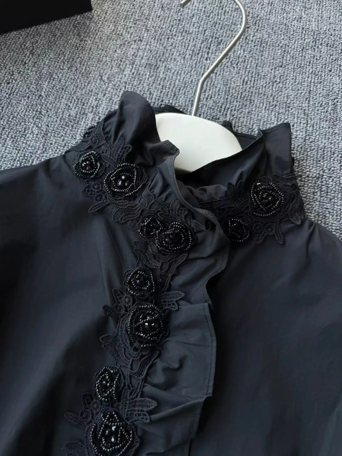 High end 3D Beading Flowers Stitch Cotton Black White Blouses and Shirts Women's Elegant Long Sleeve  Shirt Blusas Woman Clothes