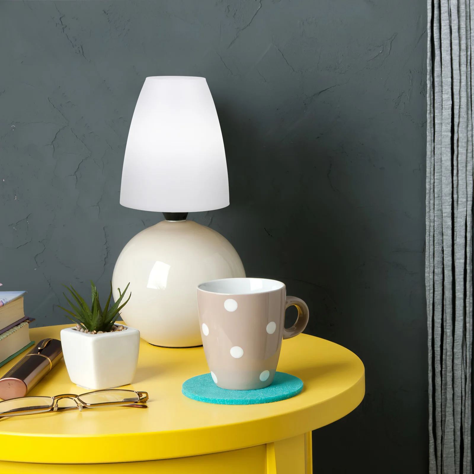 

2Pcs Plastic Lampshade 30mm E14 White Cover Small Lampshades Table Light Shade Desk Lamp Lampshade Lighting Accessories