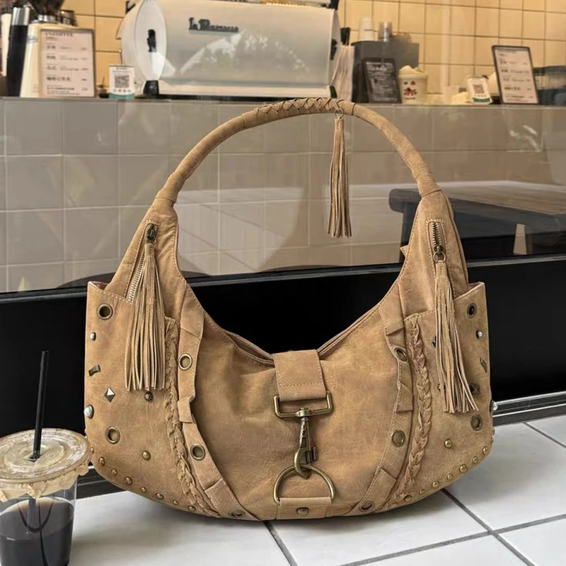 

Сумки-тоут в английском стиле для женщин, роскошные дизайнерские сумки, кошельки, новинка 2023 года, с инкрустацией из искусственной кожи и заклепками, кисточками, винтажные подмышки на плечо