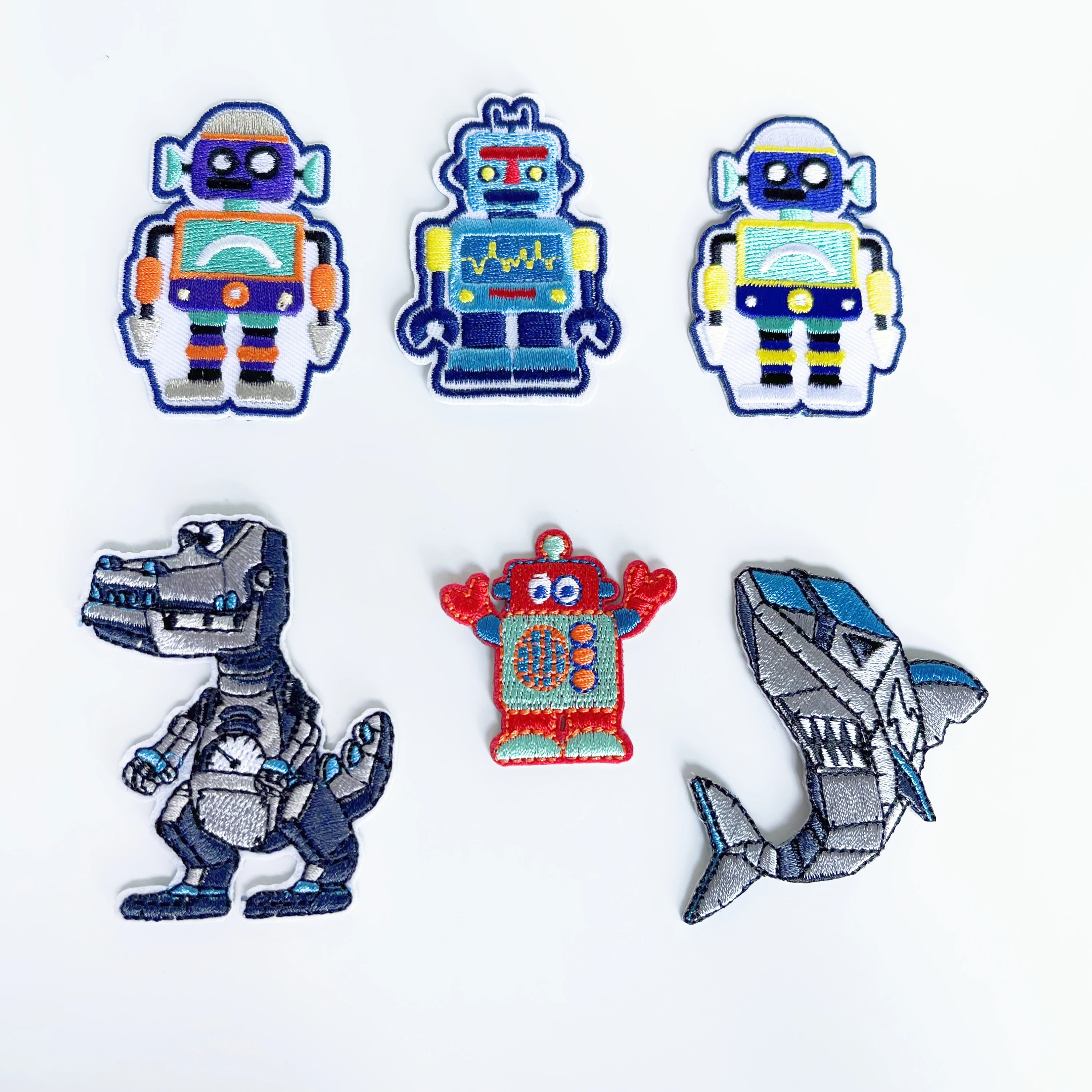 Robot Patch for Clothing Iron on Embroidered Sewing Applique DIY Apparel Accessories for Kids T-Shirt bags Jeans hat