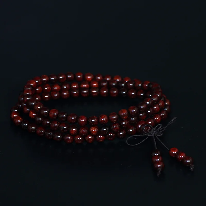 

Indian Small Leaf Red Sandalwood Buddha Bead Bracelet 108 Bracelets 6-8mm Smooth Pattern Men's and Women's Handicrafts