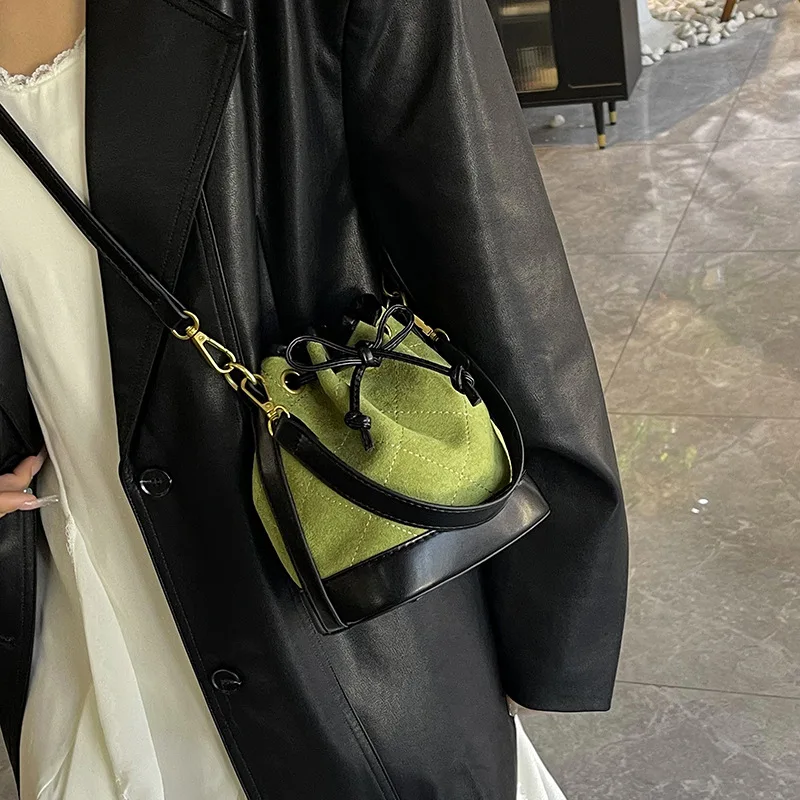 

Hot-selling Winter Women's High-end Contrasting Color Bucket Bag Retro Texture Portable Shoulder Messenger Luxury Bag