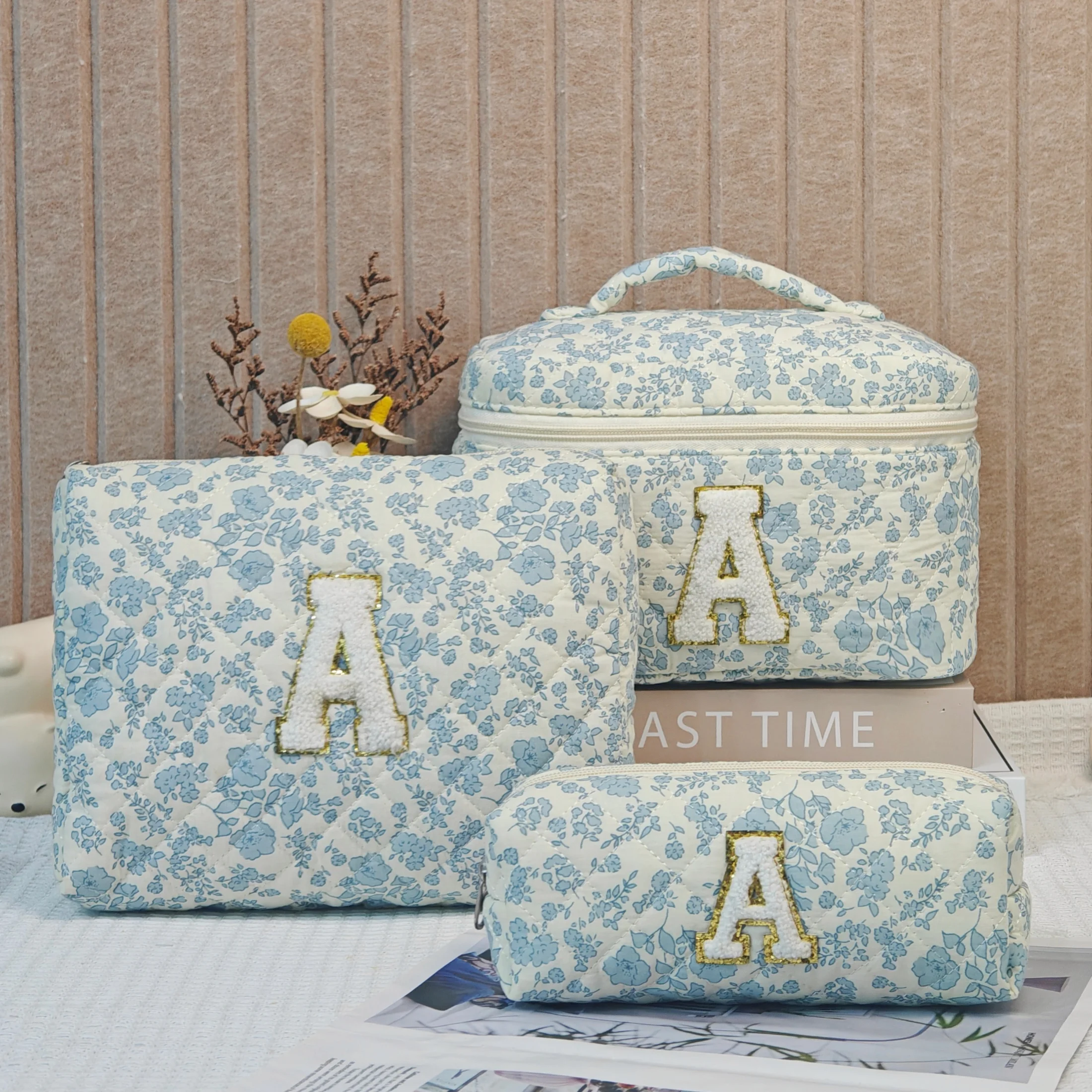 Vintage Letters Flower Women Makeup Bag Cotton Tote Portable Female Cosmetic Storage Handbag Travel Organizer Zipper Quilted Bag