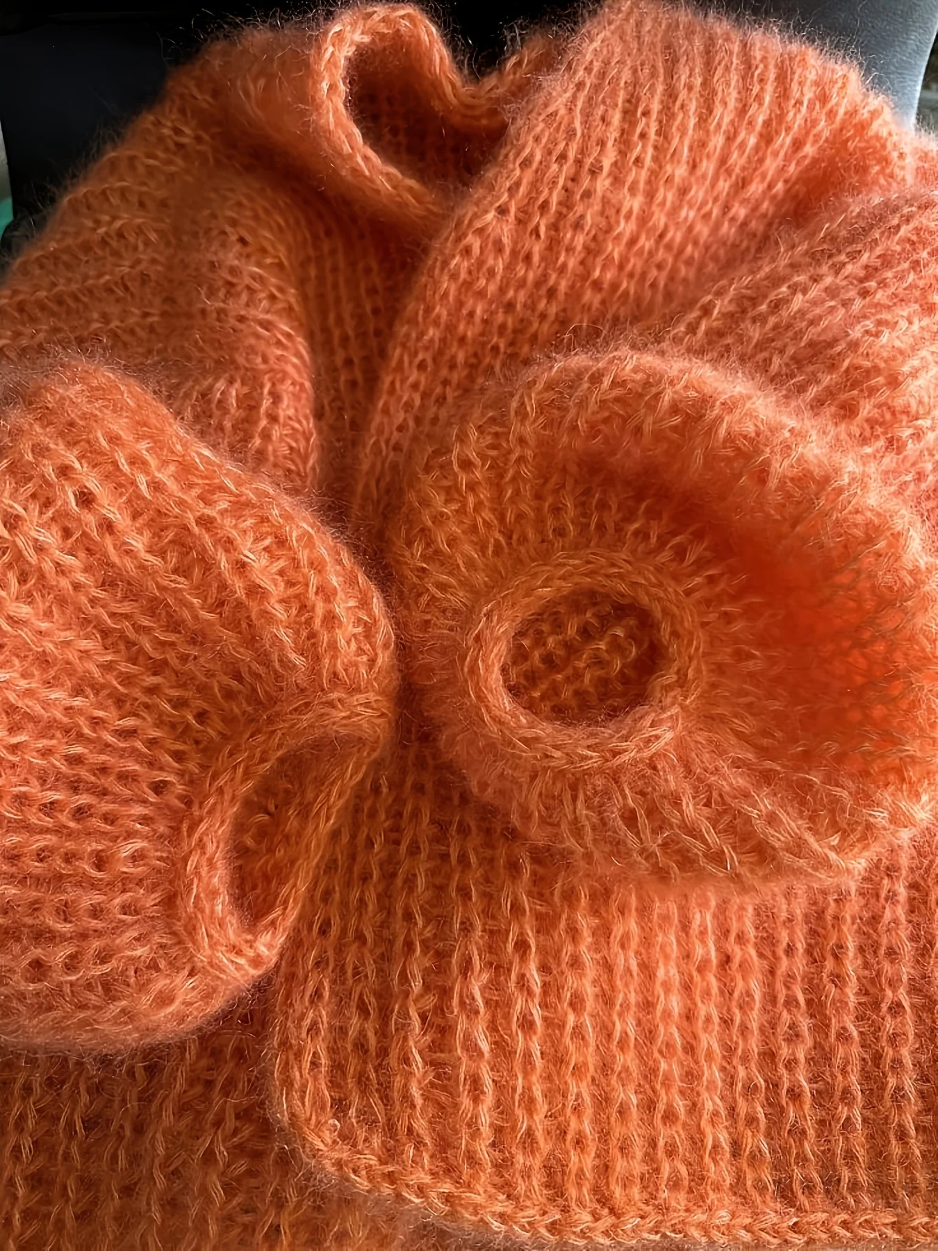 

Свободный вязаный свитер с рукавами-фонариками, простой комфортный кардиган с ощущением темперамента