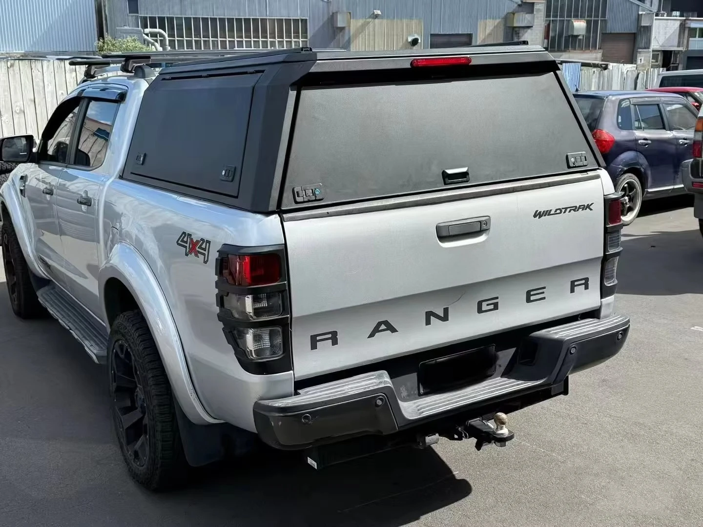 

High Quality Customized Hardtop Bed Caps Aluminum Pickup Truck Canopy for Truck Topper F150 5.5FT