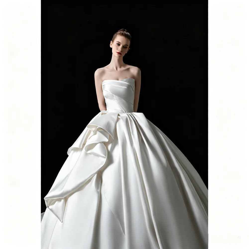 Vestido de Novia Moderno Personalizado de Satén sin Tirantes con Diseño Origami, Cintura Drapeada Oversize, Lazo a Juego y Velo a Juego para Recepción Nupcial y Sesiones Fotográficas