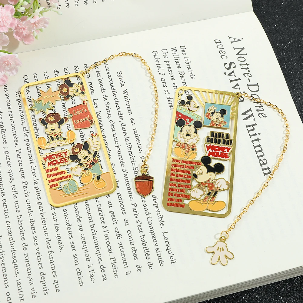 Segnalibro in metallo Disney Mickey Minnie con pendente a catena Lettori Accessori per la lettura Decorazioni per feste di cancelleria per l'apprendimento