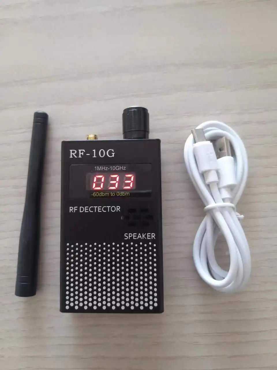 

New digital display field strength meter RF-10G power meter radio detector 1MHz-10GHz