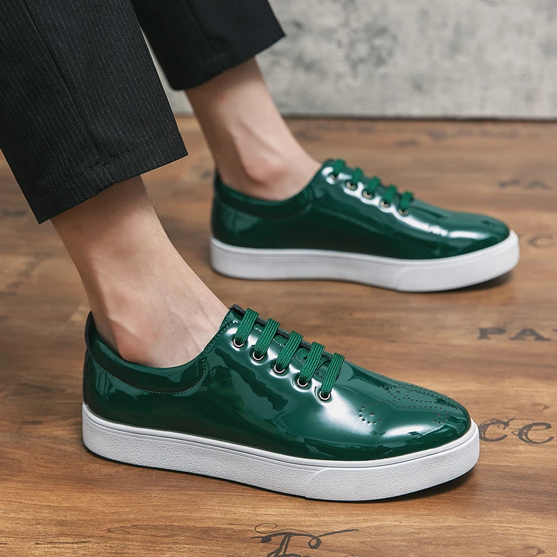 

Elegant Men's Shoes 2022 Patent Leather Mirror Luxury Brand Male Fashion Business Bullock Dress Shoe Casual Social Sneakers Flat
