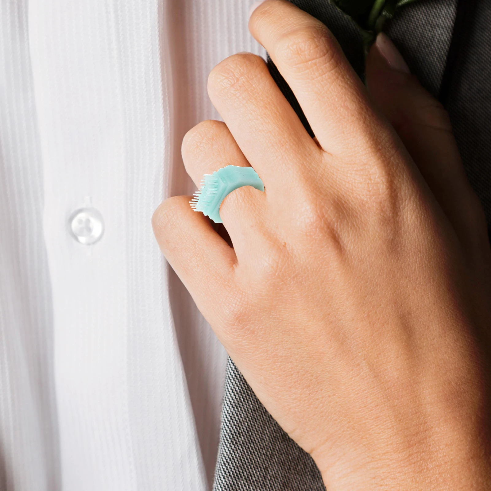 

Compact Ring Toothbrush Blue Soft Silicone Travel Toothbrush for Children Portable Oral Care on The Go Postmeal Fresh Breath