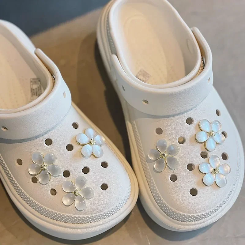 

Metal Pearl Water Diamond Series Elegant Designer Charms Beautiful Adornment for Clogs Sandals Luxury Footwear Decoration DIY