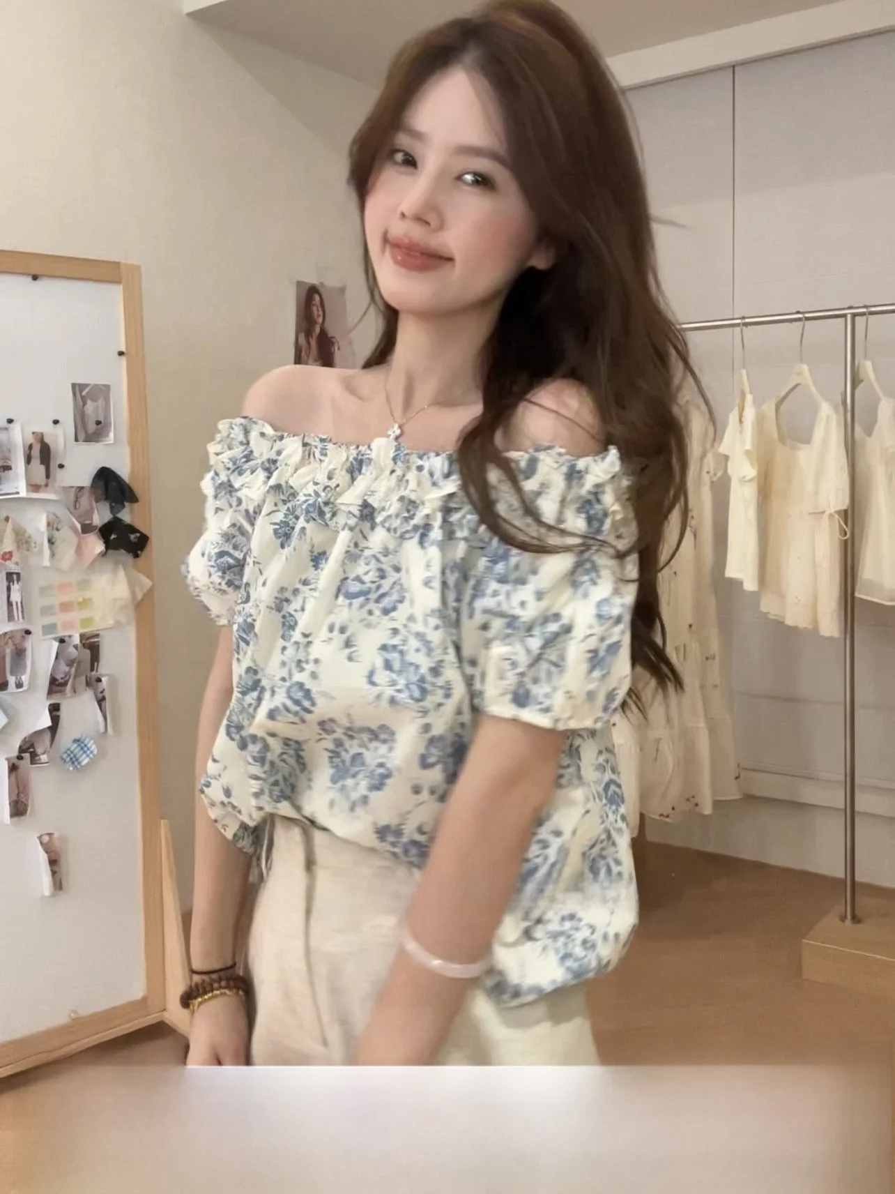 

Женская повседневная хлопковая блузка HuaHua Jiangnan с цветочным принтом в стиле сине-белого фарфора, на одно плечо, с воротником-стойкой и коротким рукавом