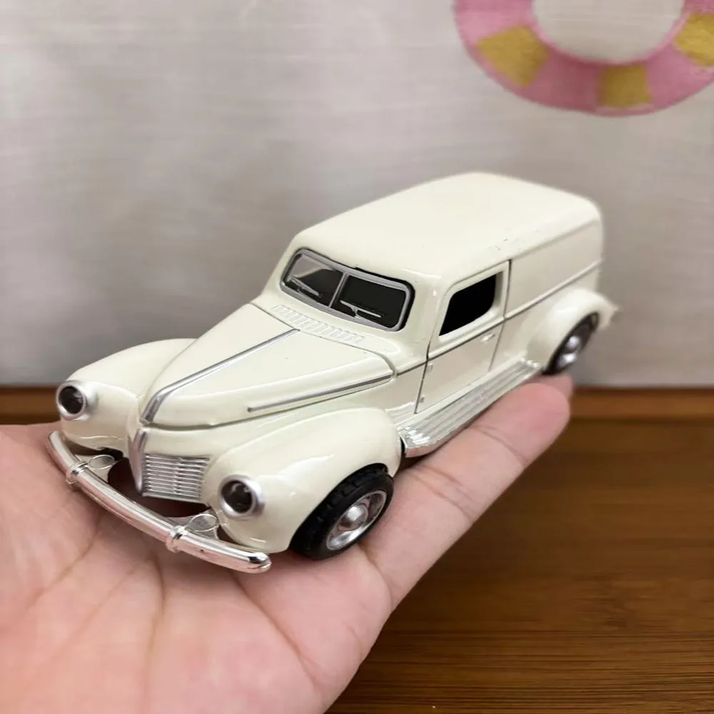 

1:32 сплав Fute No. 3-х пикапов, классическая винтажная модель автомобиля, имитация звука и света