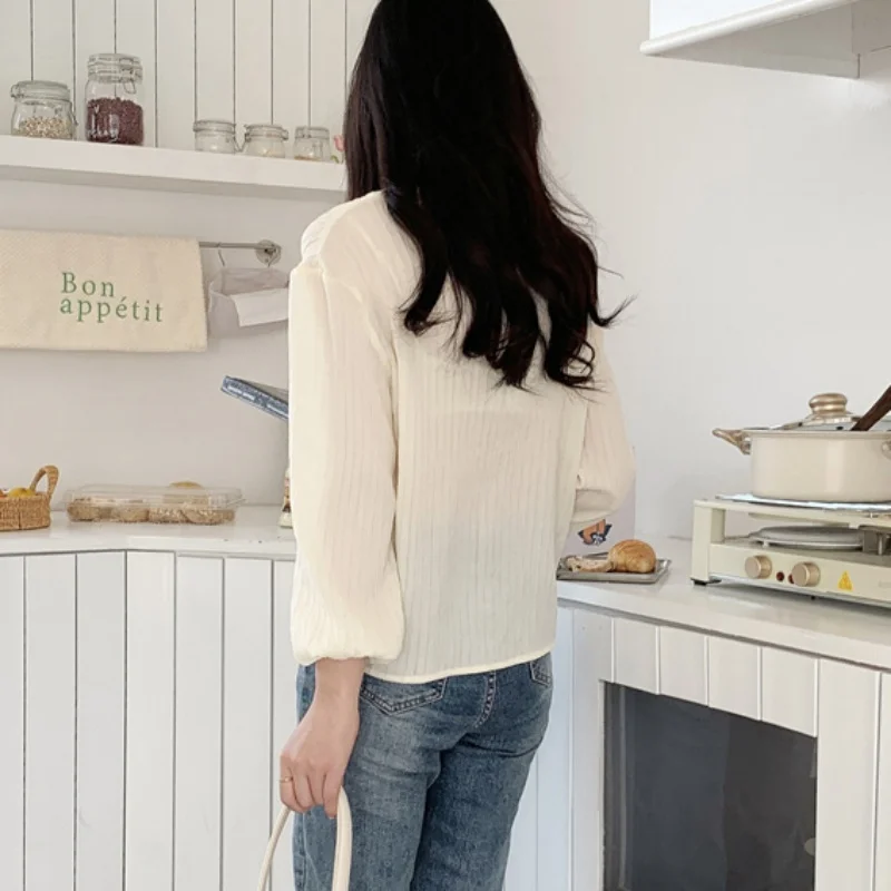 Cotton Long Sleeve Women\'s Blouse Office Lady Elegant White Tops V-neck Casual Lantern Sleeve Shirt