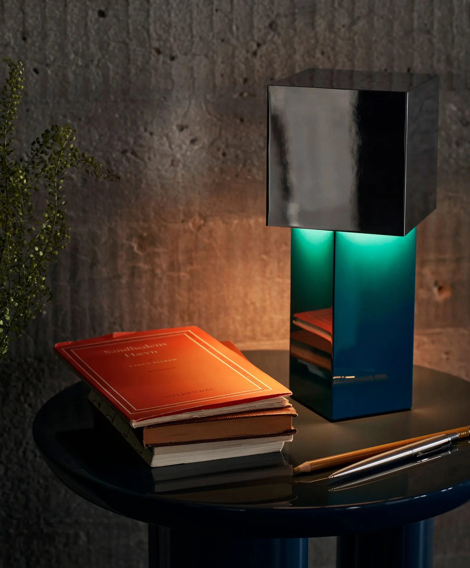 

New Rechargeable Desk Lamp Cream Style Portable Exquisite High Beauty Desk Lamp Bedroom Geometric Dimming Lamp Table Lights