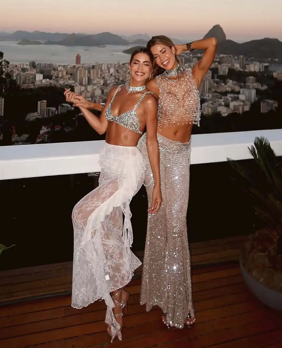 

Женский сексуальный прозрачный кружевной комплект с оборками, расклешенный кардиган с длинными рукавами, укороченные топы + макси-юбки, летние каникулы, пляжное прикрытие