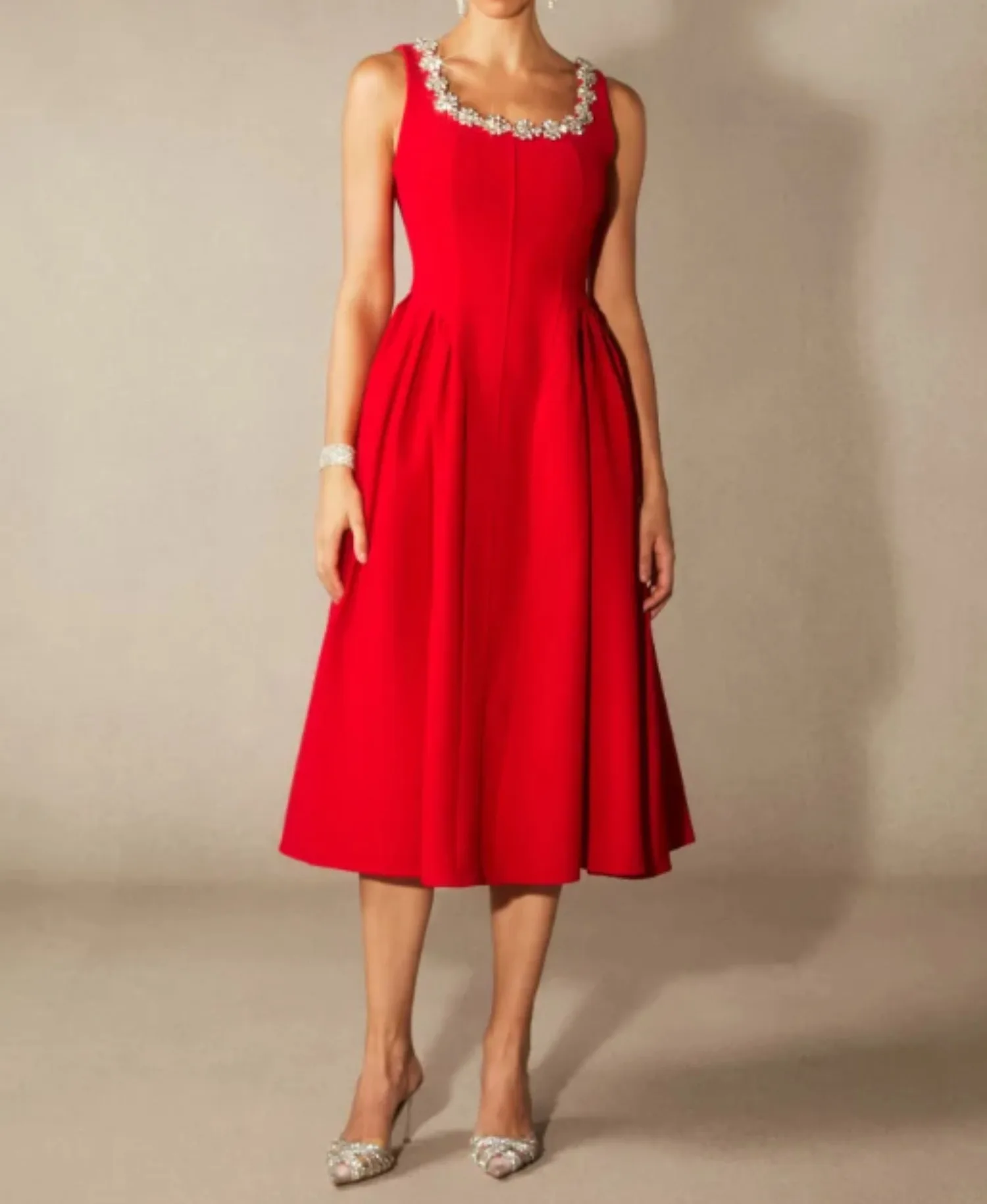 

Элегантное платье с красным квадратным воротником и бриллиантами, женское элегантное платье без рукавов с нашивкой, облегающее платье, летняя подиумная дизайнерская одежда для женщин