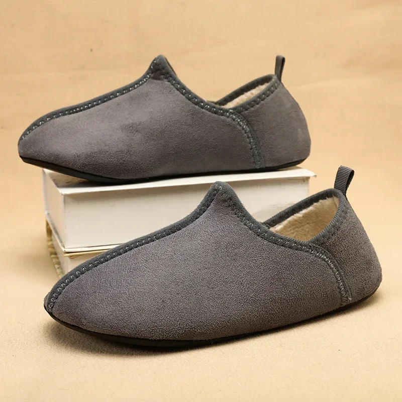 Nieuwe Winter Katoenen Schoenen Mannen Warm Slip Op Lichtgewicht Slippers Vrouwen Pluche Slaapkamer Huis Katoenen Loafers Unisex Winter Warme Schoenen