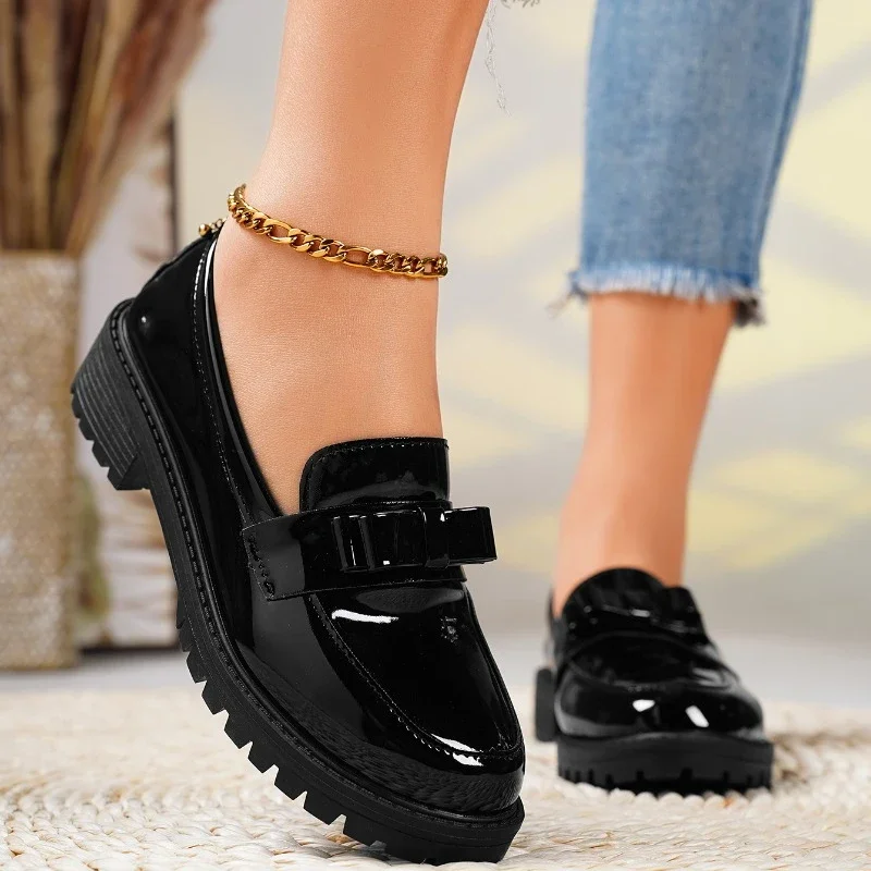 Luxury European and American Leather Shoes 2024 Autumn New Outdoor Leisure Fashion Lacquer Retro Versatile Women\'s Shoes Loafers