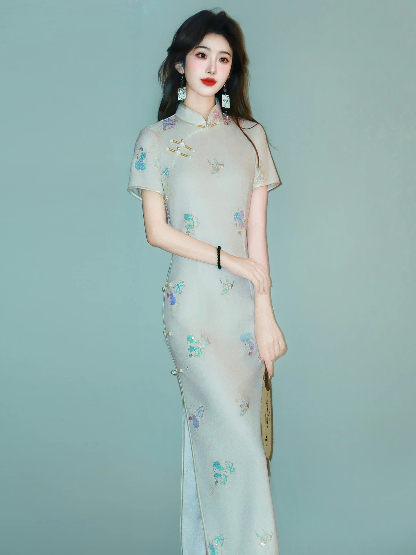 

Elegant Long Knitted Embroidered Qipao Dress Young Style Simple Color Daily Wear Breathable Short Sleeve Floral Print Qipao