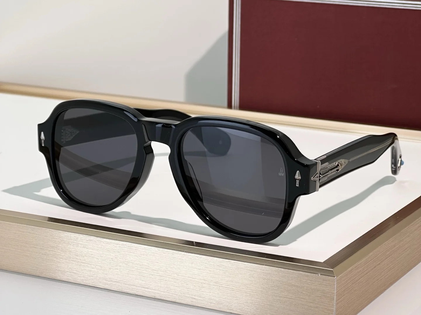 

Top Quality Sunglasses for Men and Women REDCLOUD SIZE 52-21 Style UV400 Retro Fashion Special Design Sun Glasses with box