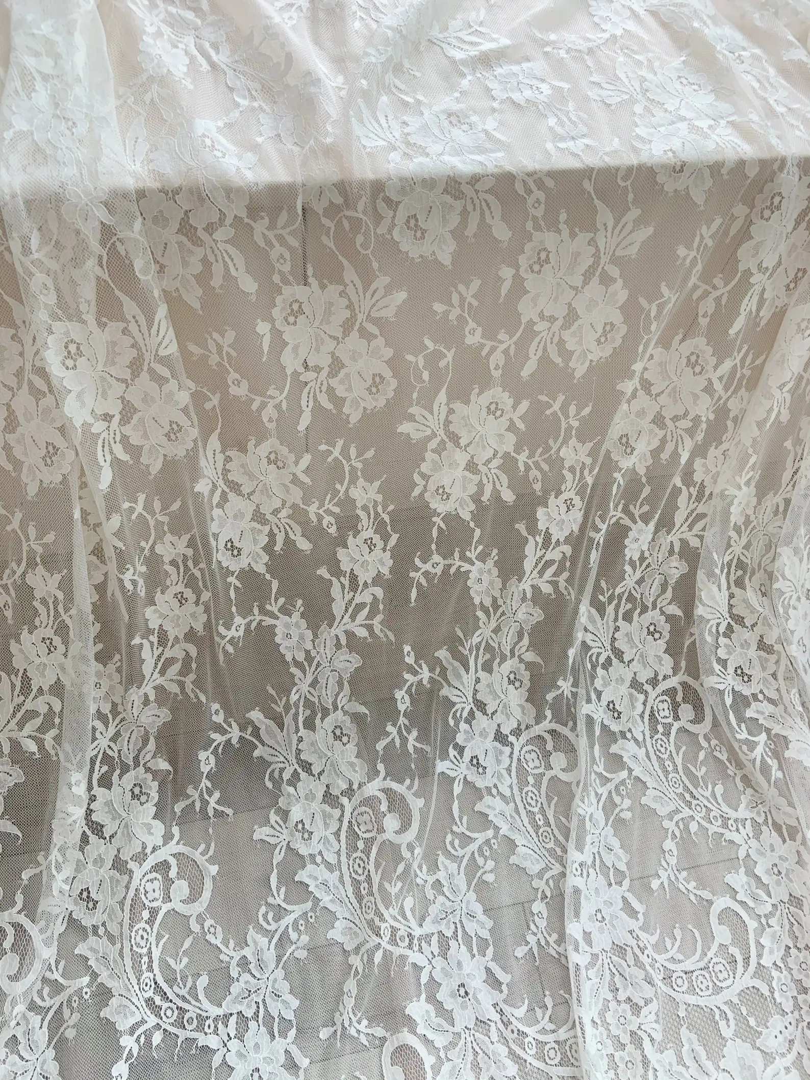 1.5 meter Ivory Chantilly Lace Fabric For Bridal Dress Soft Eyelash Lace Fabric 1.5x1.5 Meters/piece Sewing for Women Gowns