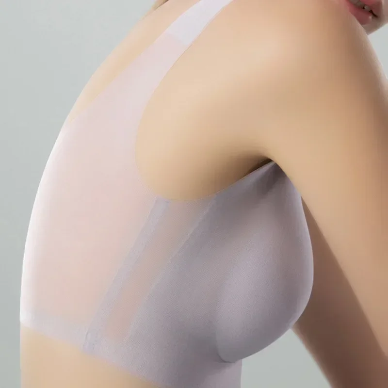 Women Ultra-thin Plus Size Ice Silk Lingerie Bra Seamless Beauty Back Ladies Big Breasts Show Small Summer Wire Free Underwear