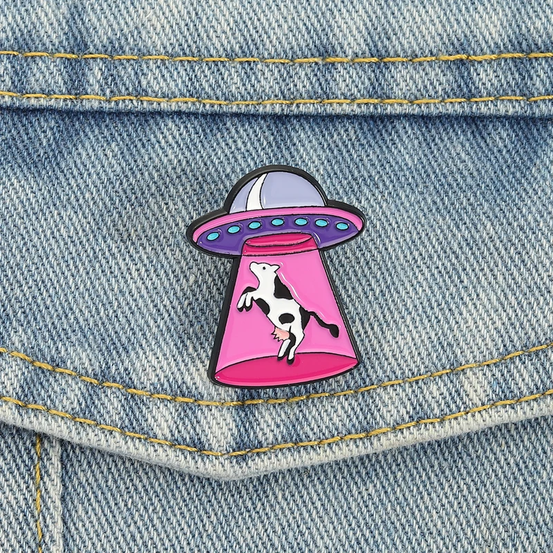 Milchkuh UFO Emaille Pins Vintage Retro Tier Broschen Revers Abzeichen Cartoon Niedlich Schmuck Geschenk für Kinder Freunde
