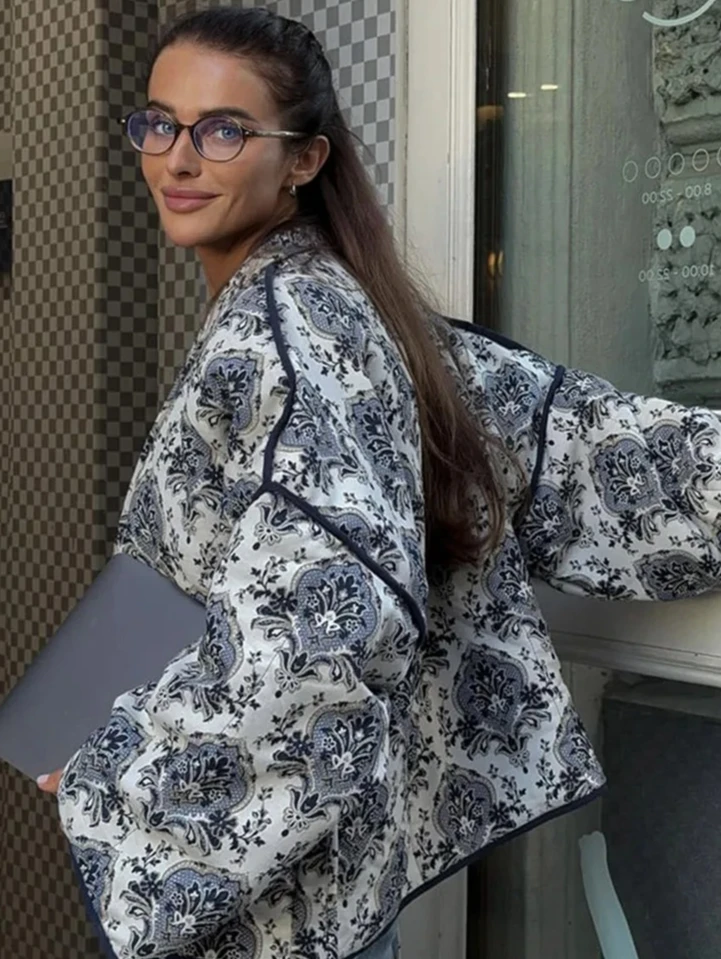 เสื้อโค้ททรงหลวมคอวีแบบไม่มีกระดุม แฟชั่นสำหรับผู้หญิง ฤดูหนาว ใหม่ เหมาะสำหรับใส่เดินทางในชีวิตประจำวัน สไตล์สตรีท