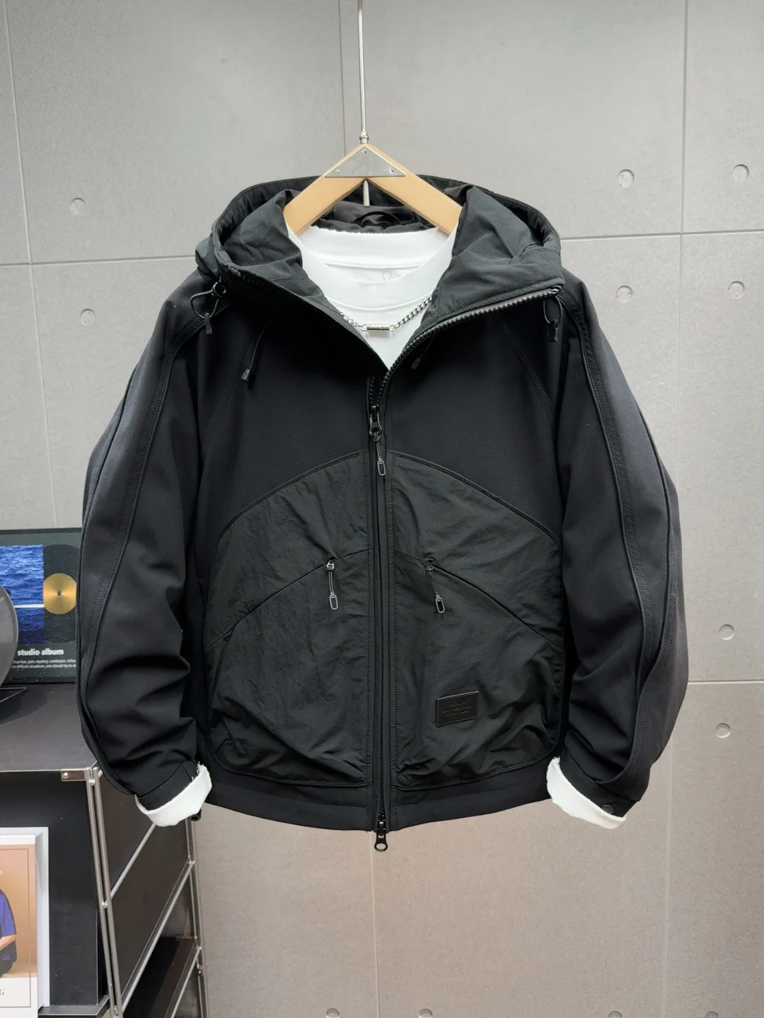 

Новая осенне-зимняя мужская куртка свободного кроя из хлопка с капюшоном и молнией, модный молодежный дизайн в стиле пэчворк