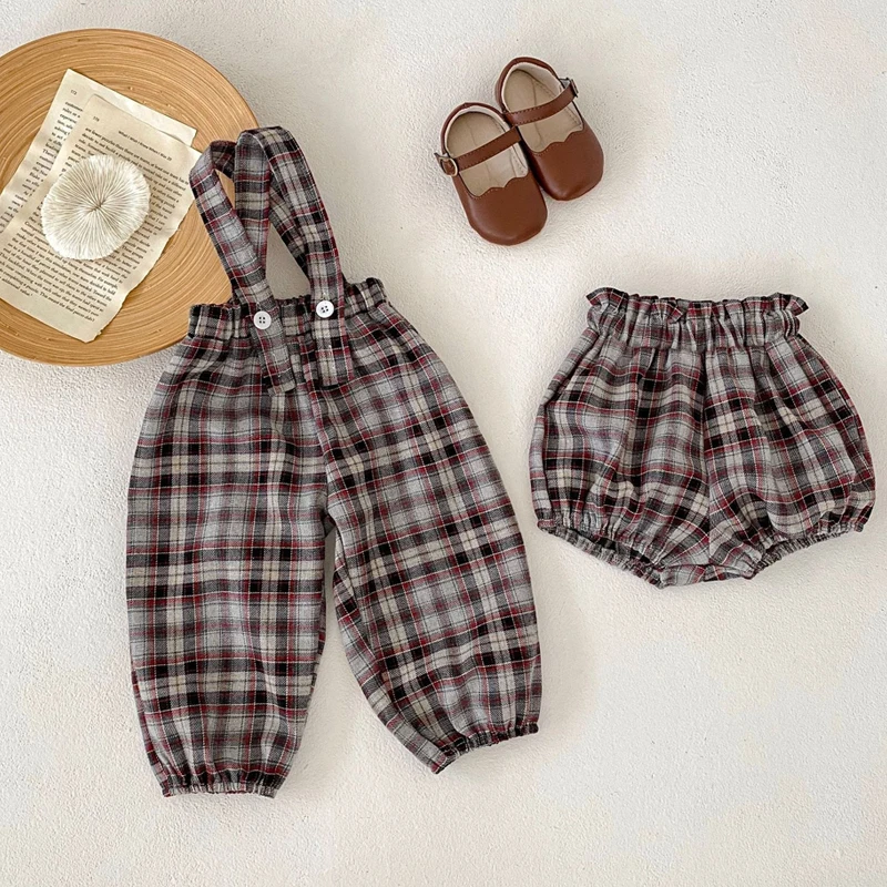 New autumn baby clothing, 0-3 year old girls plaid fashion versatile shoulder strap pants