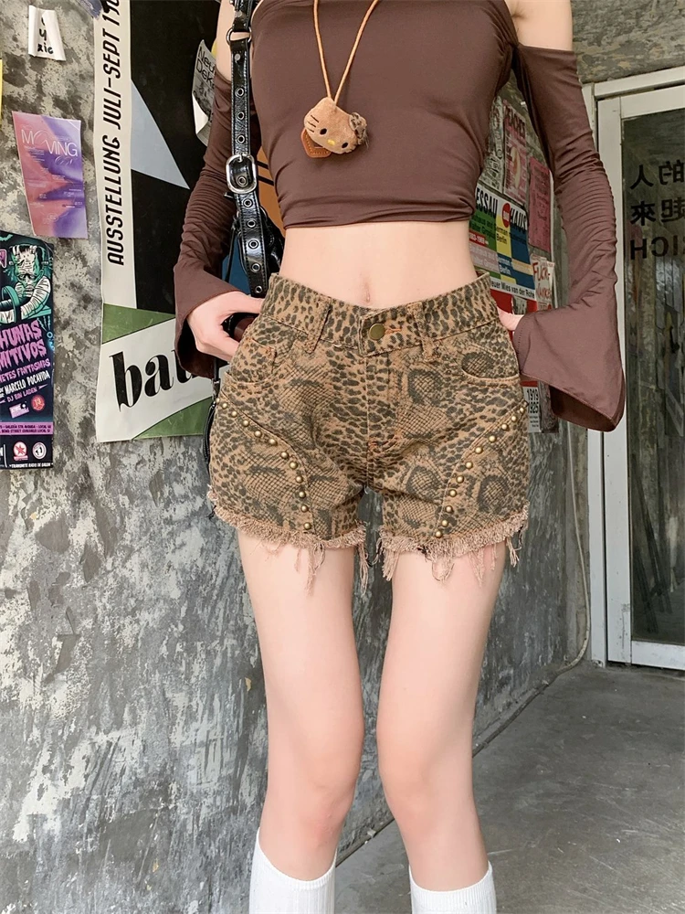 

Women's Rivet design snake patterned rough edges Shorts Summer New Street Sexy High Waisted Shorts Female Straight Mini Pants